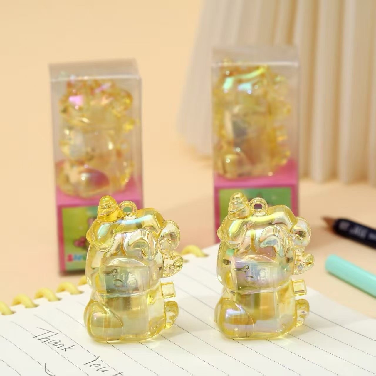3-piece set of colorful cartoon pencil sharpeners, with cute and interesting shapes that are eye-catching. They sharpen pencils smoothly, adding more fun to learning