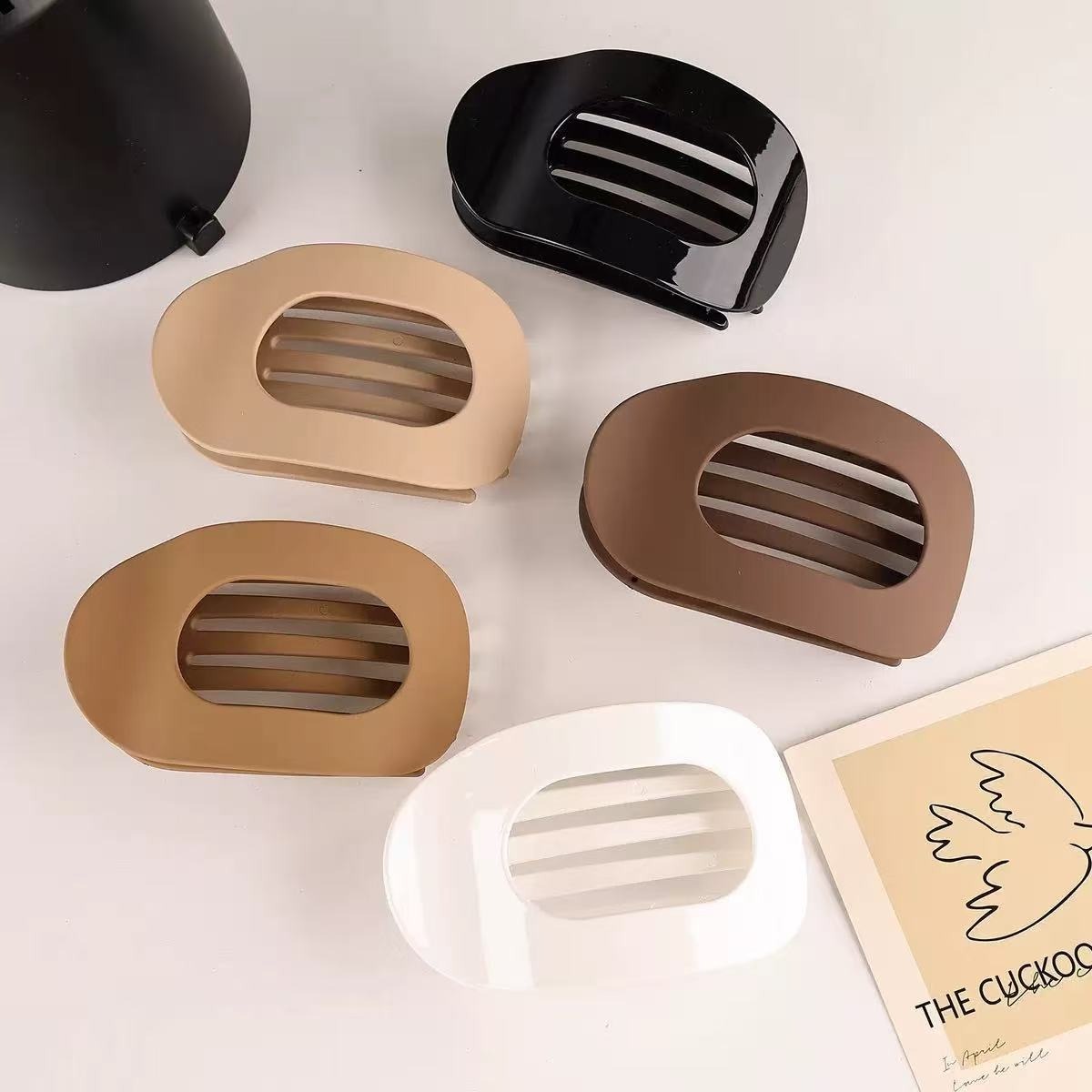 New 4-pack matte oval flat clip with simple French style large hair clip, comfortable curved design