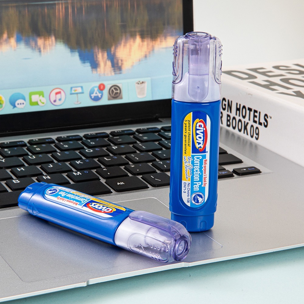 three-in-one mobile phone data cable allows for free switching of interfaces, and it's extremely convenient to charge multiple devices simultaneously