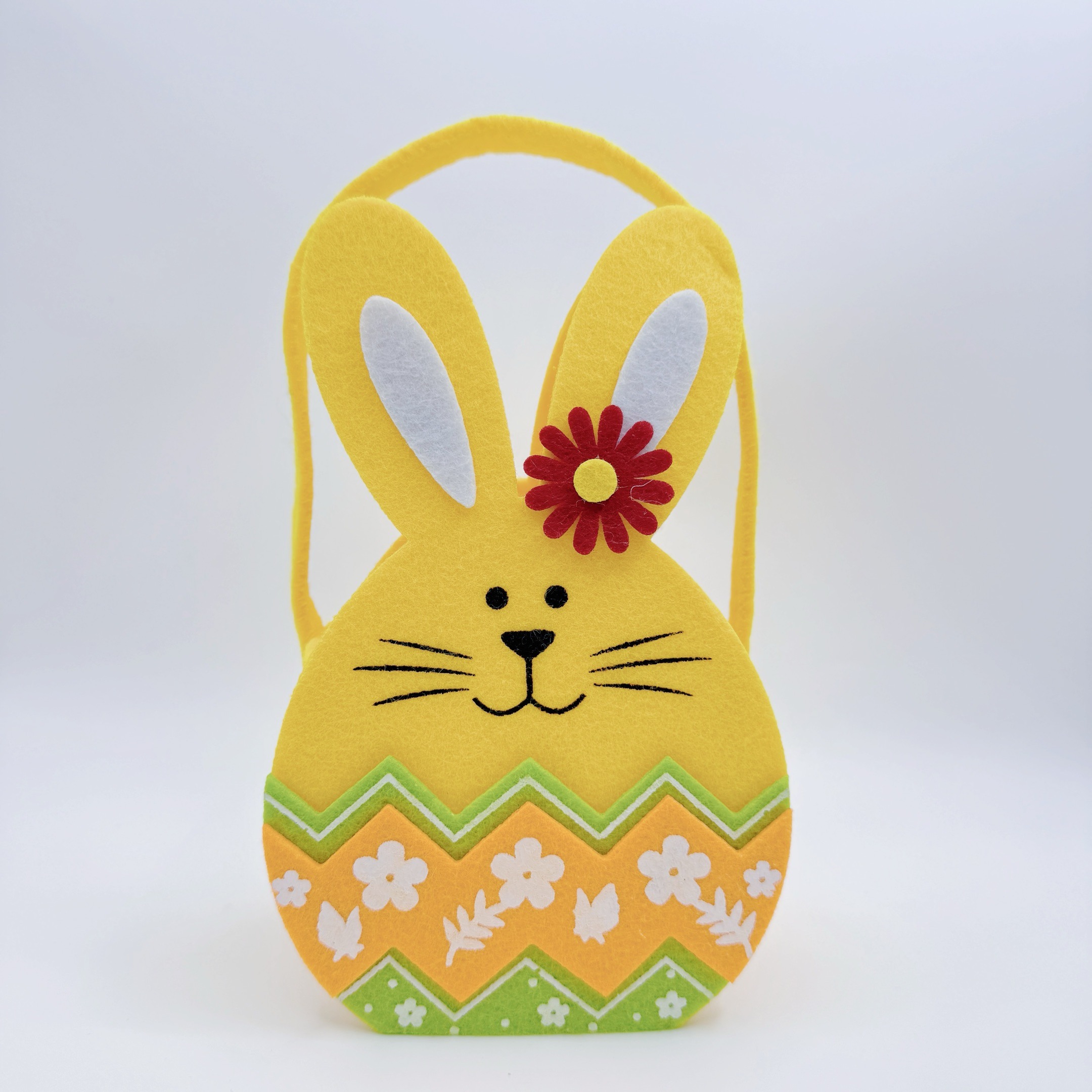 Easter DIY Candy Bags, made of durable materials, are suitable for family crafting fun and creative holiday activities.