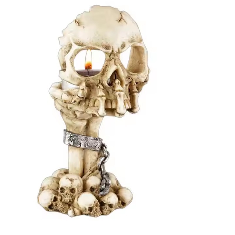 The candlestick in the shape of a skeleton hand features lifelike details. When placed on the table and with a candle lit, it represents a combination of individuality and artistry.