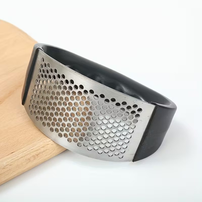 Garlic Press: Sturdy & Durable, Easy to Operate with Little Effort, Efficient & Hassle-Free for Kitchen Cooking and Seasoning