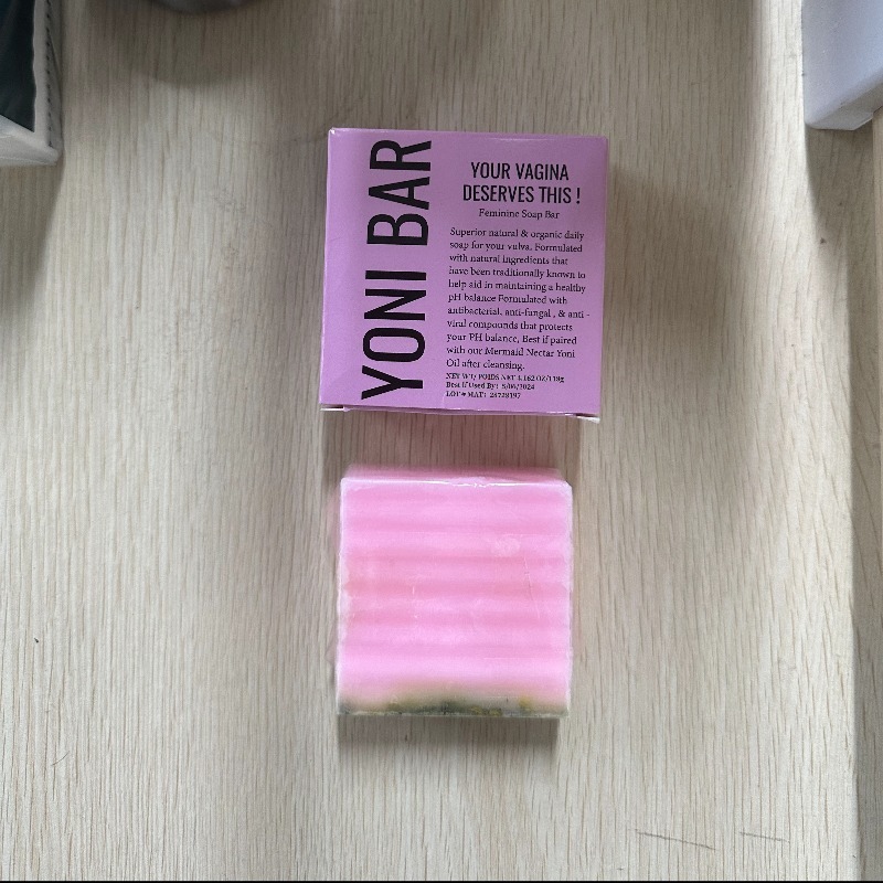 The nine-piece cleaning set is made of soft materials that are gentle on the skin and can immediately absorb most of the moisture.