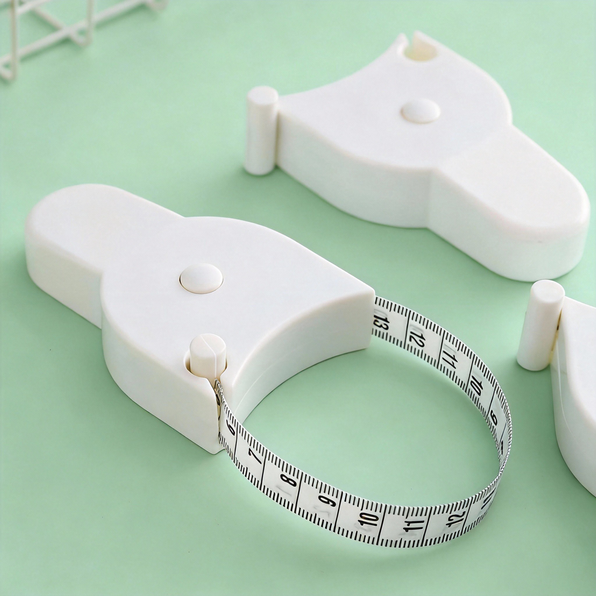 1 Piece Automatic Y-Shaped 3D Body Measuring Tape Soft Faux Leather Tape with Locking Mechanism and Ergonomic Grip, Portable, Centimeter-Scaled, Ideal for Waist/Body Measurements, Suitable for Fitness, Tailoring and Home Use