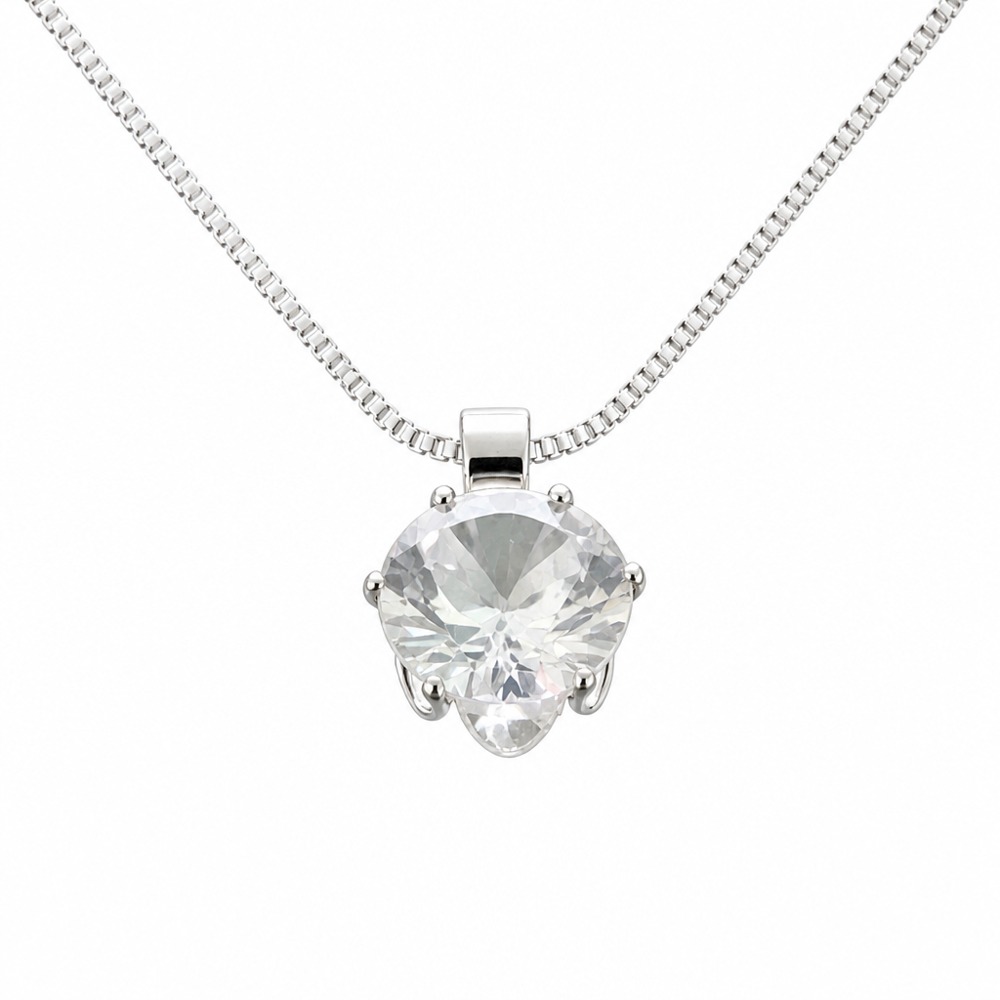 Silver six-claw heart zircon necklace with shiny crystal pendant, minimalist luxury clavicle jewelry for women